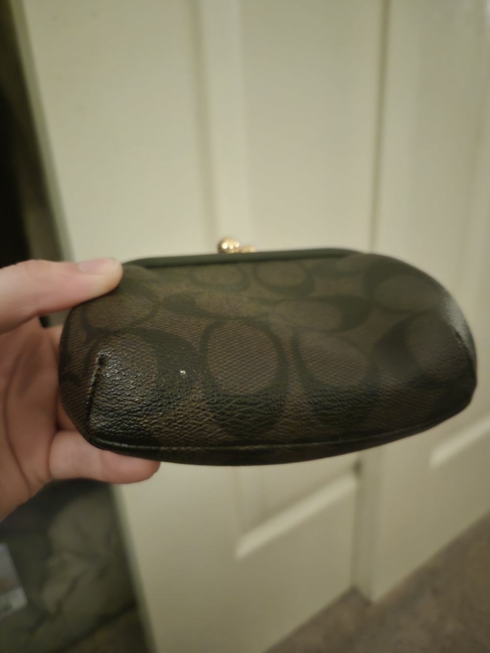 COACH Signature Brown Leather Kiss-Lock Coin Purse - Picture 3 of 4